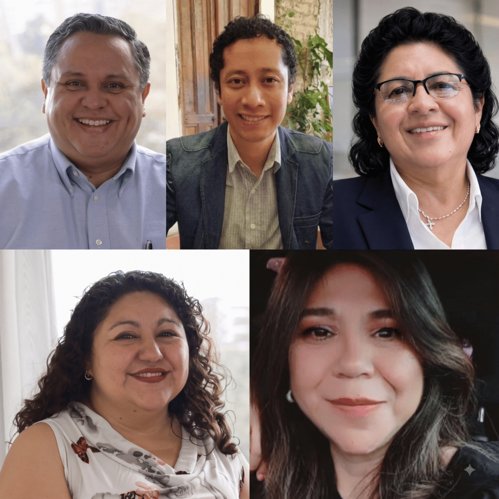 equipo de facilitadores de trabaja en linea